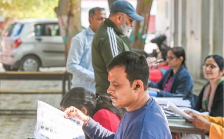 85,854 फॉर्म-7 स्वतः तैयार कर मतदाताओं के नाम काटने का दावा भ्रामक: यूपी चुनाव आयोग