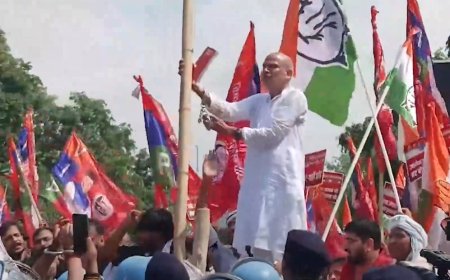 Bihar News : एसआईआर के विरोध में महागठबंधन का राजभवन मार्च, ज्ञानेश कुमार के इस्तीफे की मांग