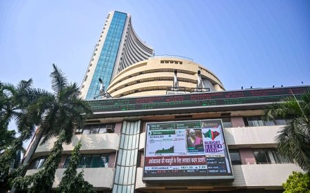 आईटी और रियल्टी शेयरों के सहारे सपाट खुला बाजार, सेंसेक्स 445 अंक उछला, निफ्टी में 0.71 प्रतिशत की बढ़त